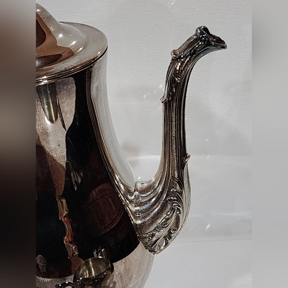 Vintage silver-plated tea set made by the International Silver Company - Picture 14 of 17